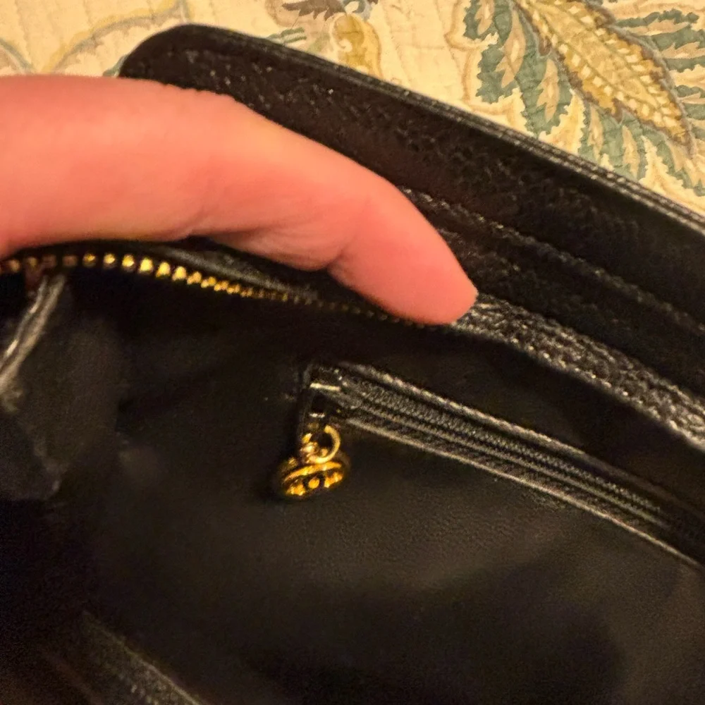 CHANEL Black Shoulder/Tote Bag in Caviar with Gold CC Accents-Beautiful! - Picture 10 of 15